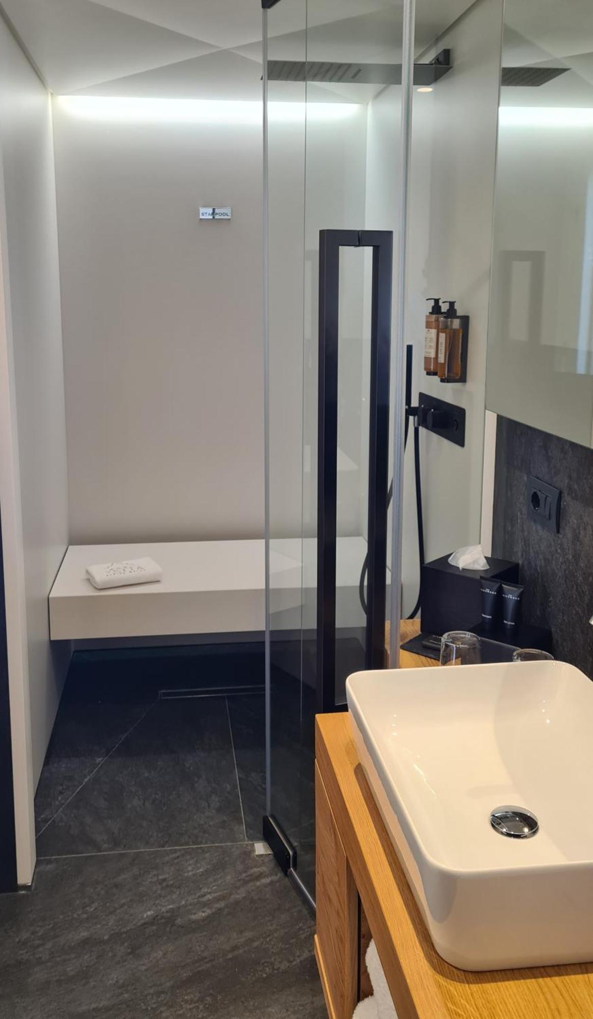 ホテル Vetta Alpine Relax リヴィーニョ エクステリア 写真