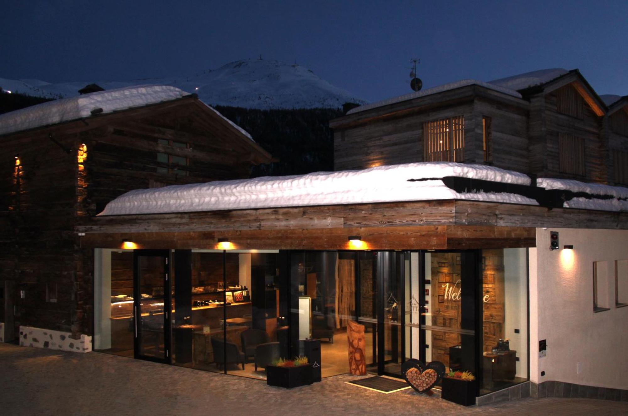 ホテル Vetta Alpine Relax リヴィーニョ エクステリア 写真